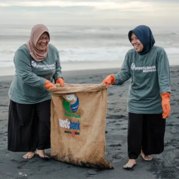 Nachhaltig investieren – Plastikmüllsammlern helfen